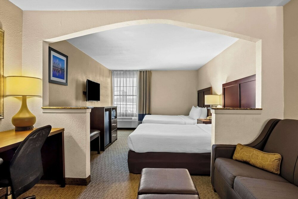 Фото Comfort Suites Las Colinas Center