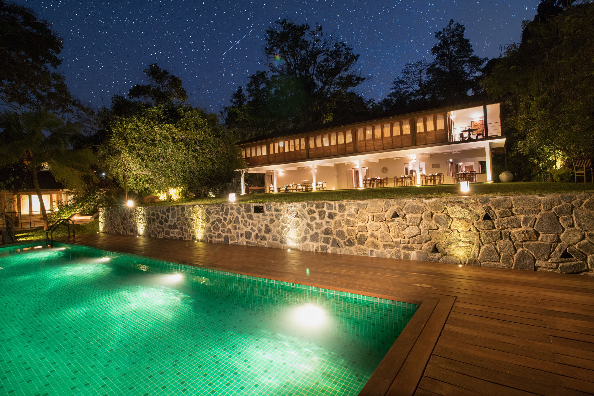 Фото Отель Kings Pavilion