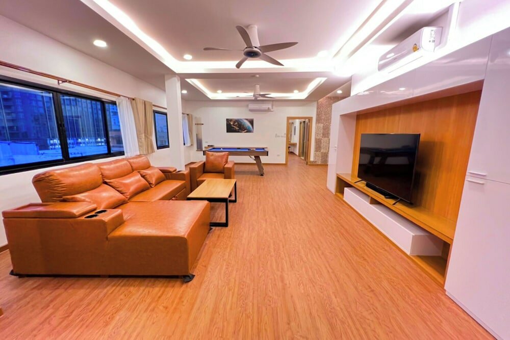 Фото The Lodge Pattaya