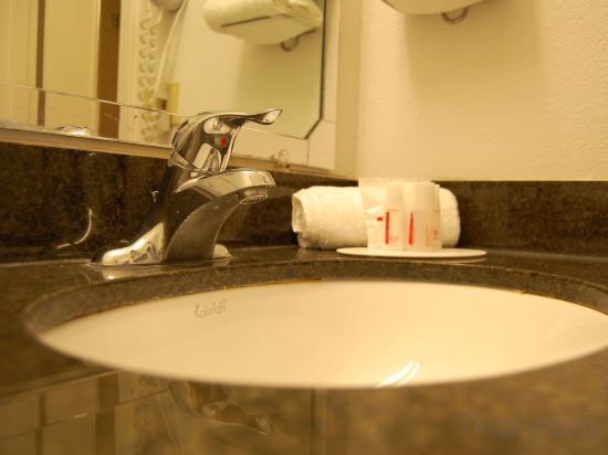 Фото Ramada by Wyndham Temple Terrace/Tampa North