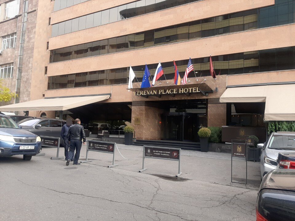 Фото Yerevan Place Hotel