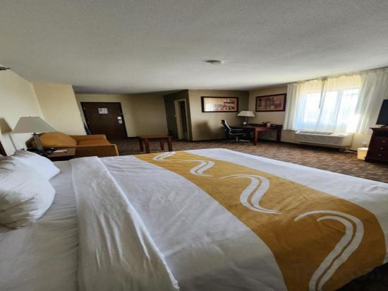 Фото Quality Inn I-70 at Wanamaker