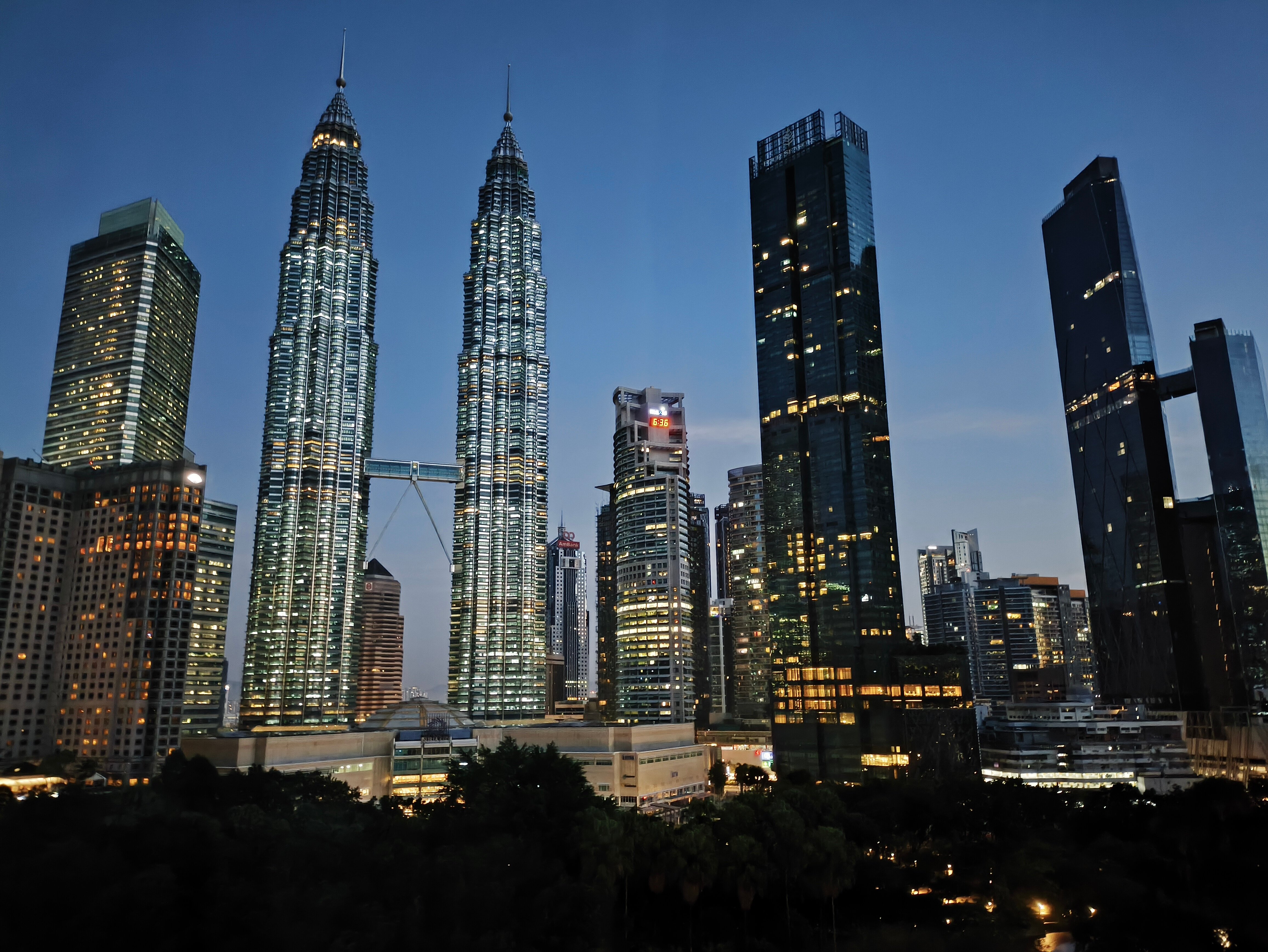 Фото Traders Hotel Kuala Lumpur