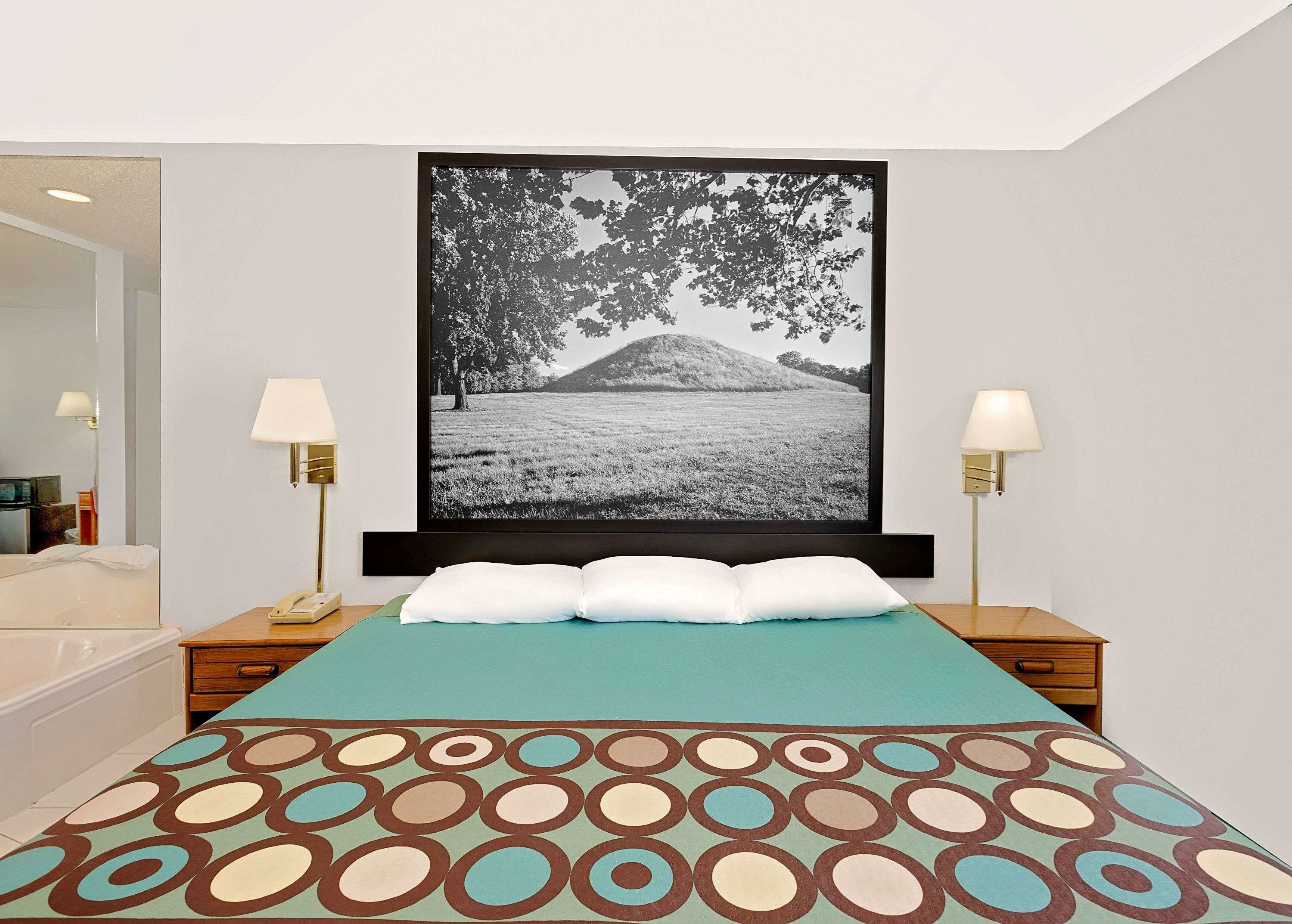 Фото Super 8 by Wyndham Macomb