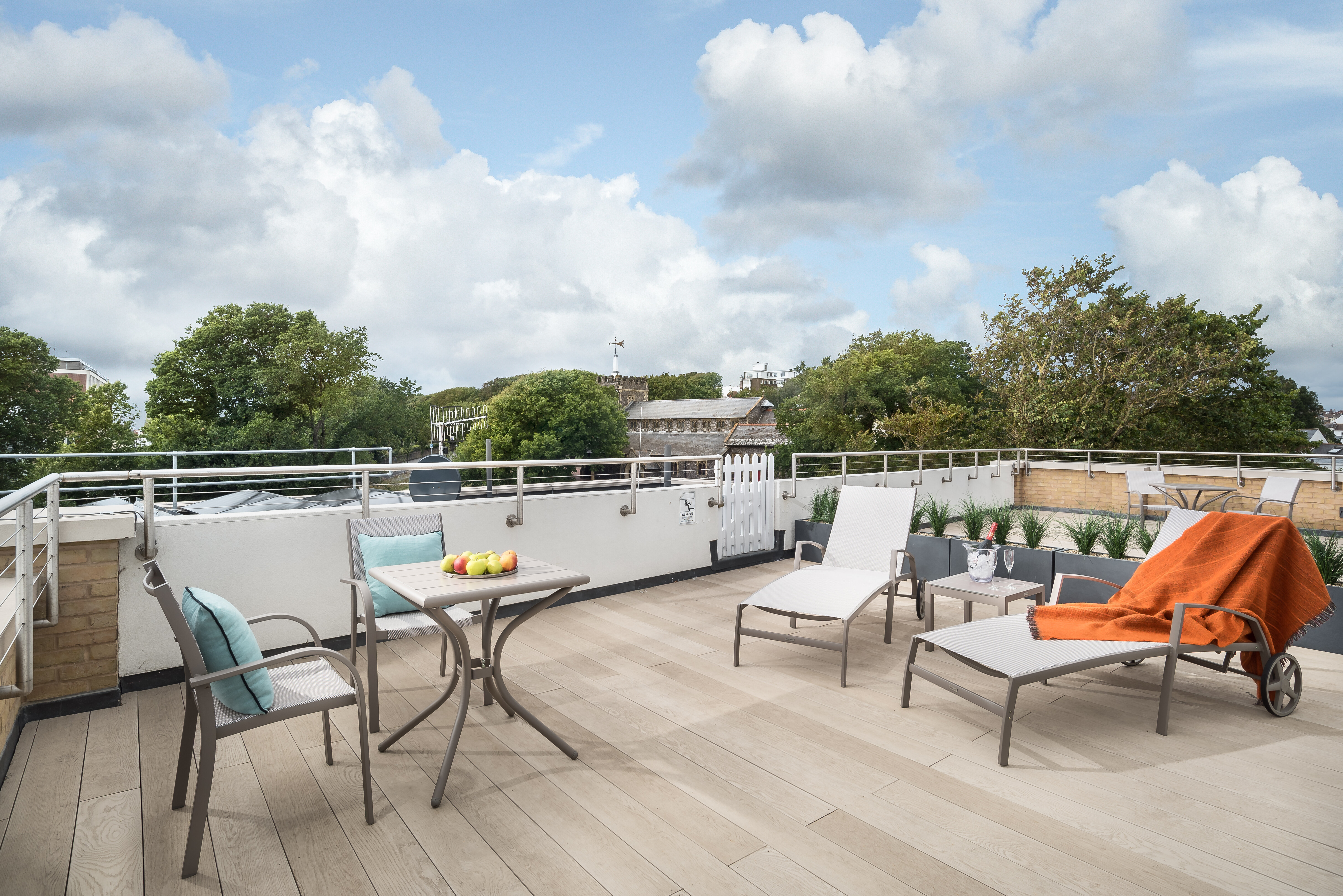 Фото Q Square by Supercity Aparthotels