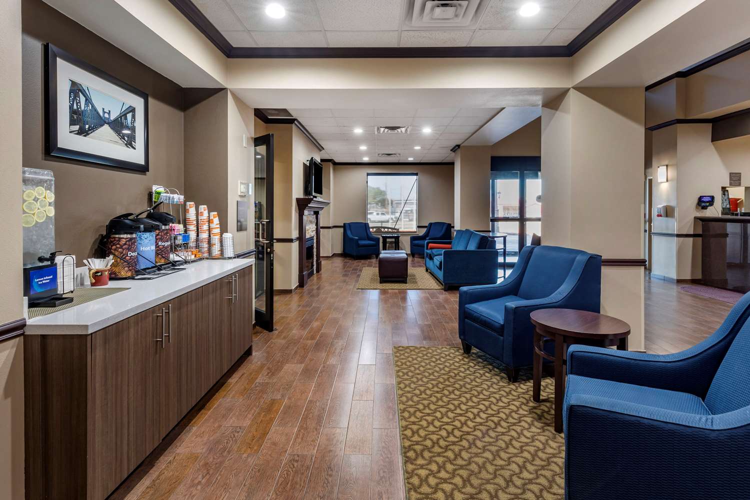 Фото Comfort Suites Waco Near University Area