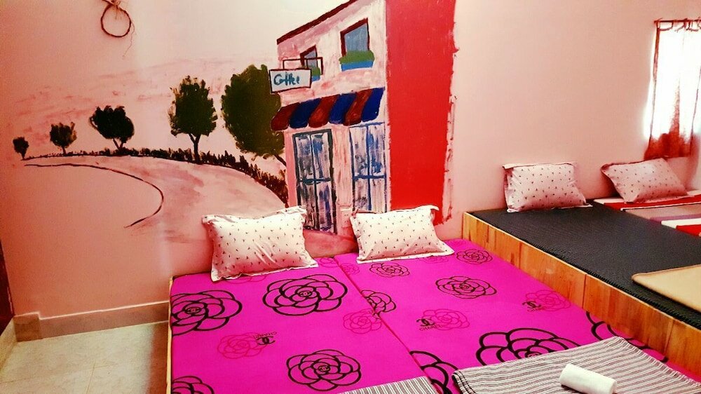 Фото Little Home Hostel