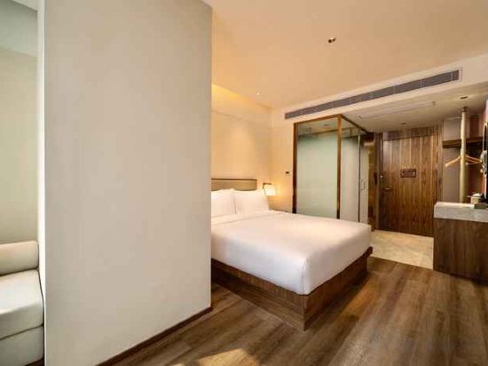 Фото Model J Hotel Jakarta Soekarno Hatta Airport