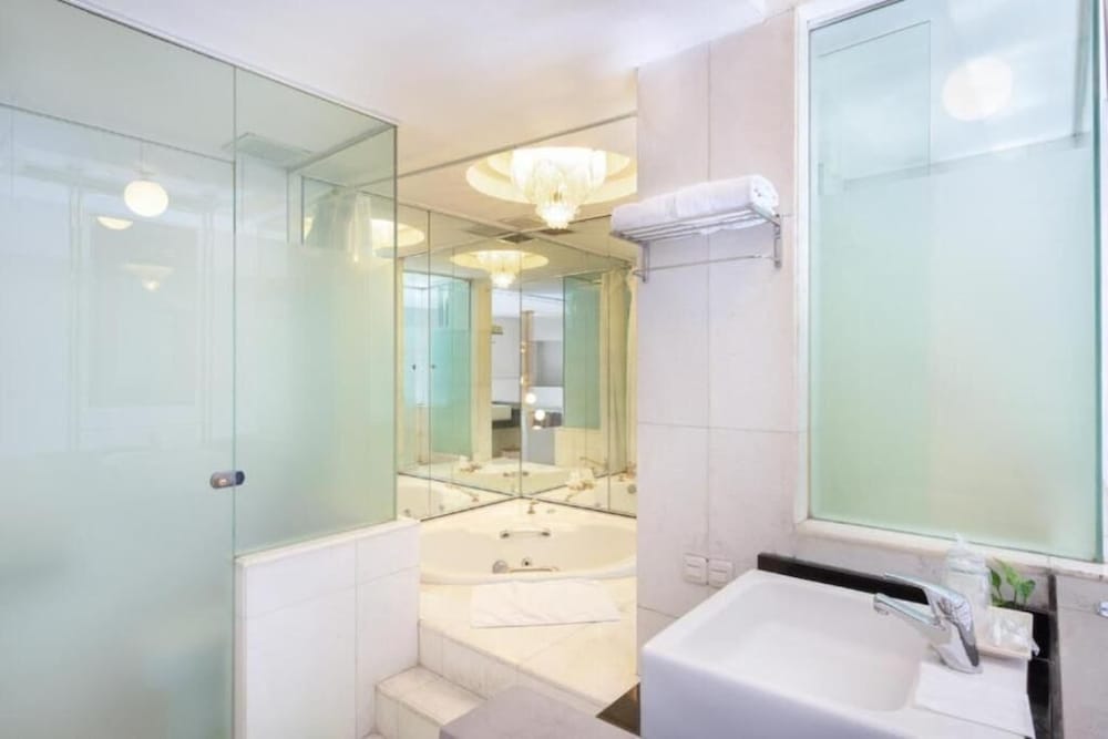 Фото Tychi Hotel
