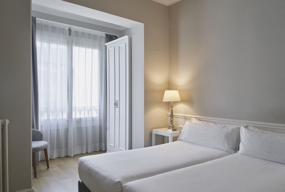 Фото Meson Castilla Atiram