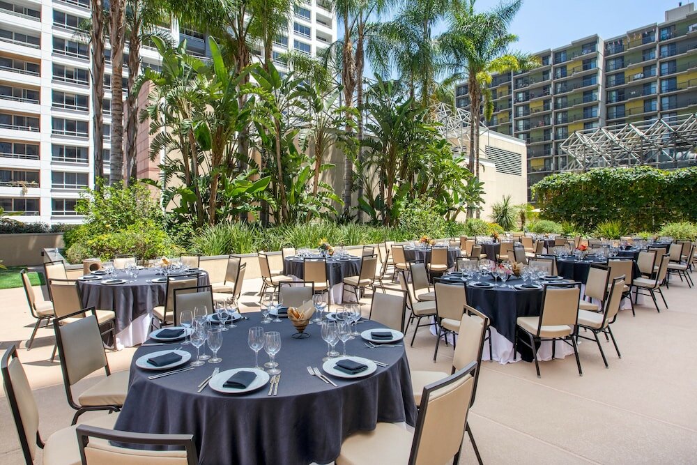 Фото Omni Los Angeles Hotel at California Plaza