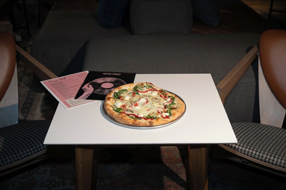 Фото Hotel Ziggy Los Angeles