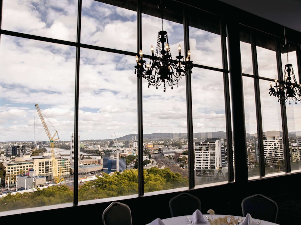 Фото Pacific Hotel Brisbane