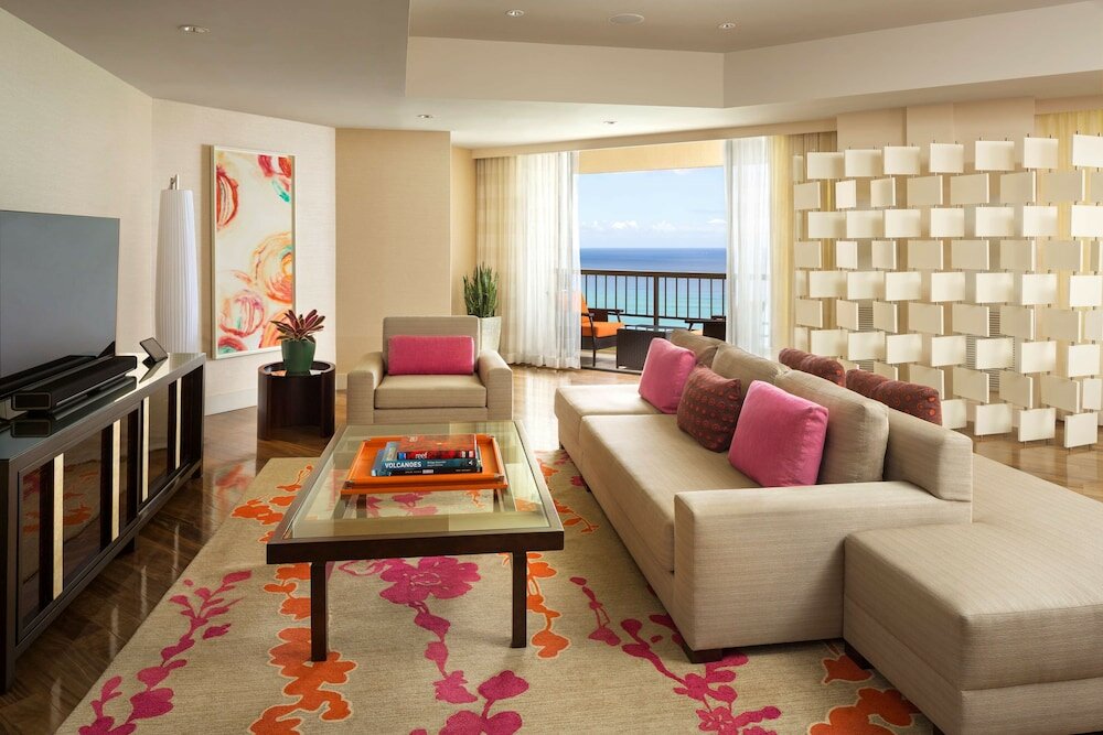Фото Hyatt Regency Waikiki Beach Resort & SPA
