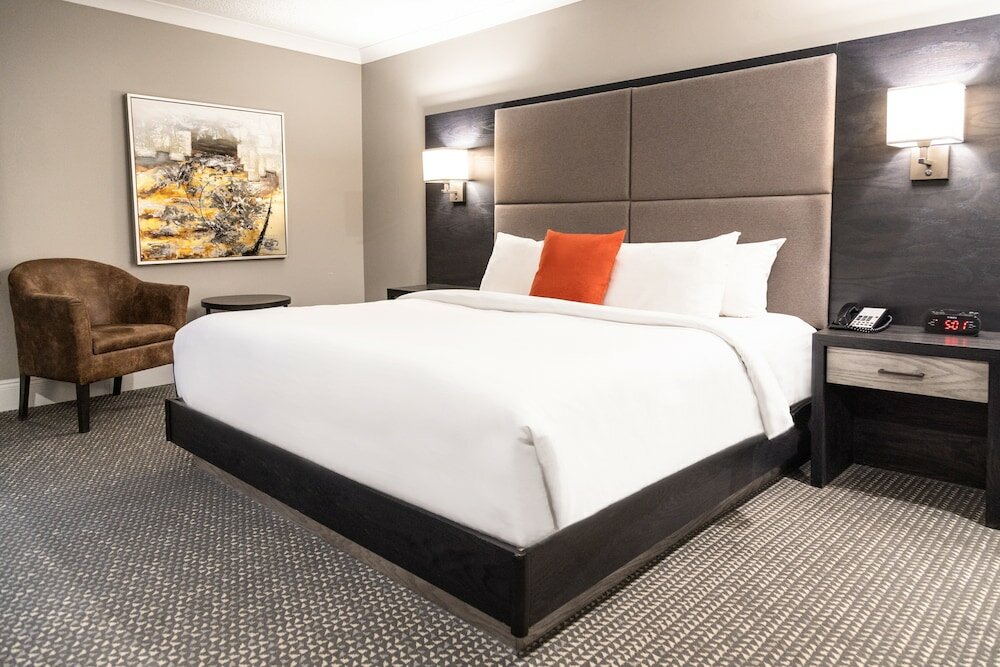 Фото Crowne Plaza Fredericton Lord Beaverbrook