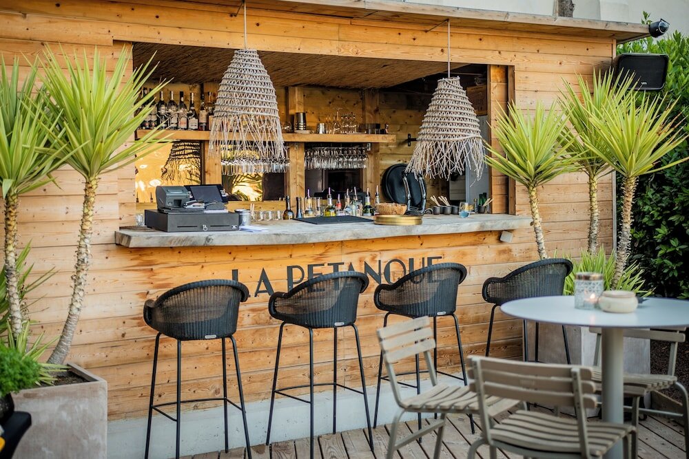 Фото Hôtel Les Roches Blanches