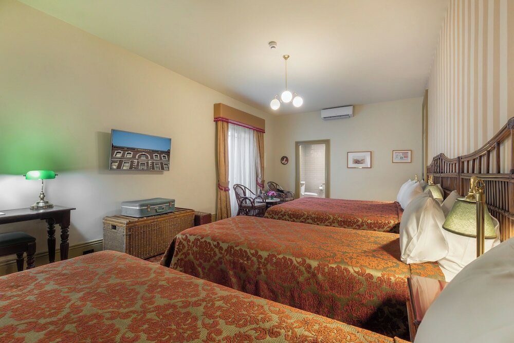 Фото Hadley's Orient Hotel
