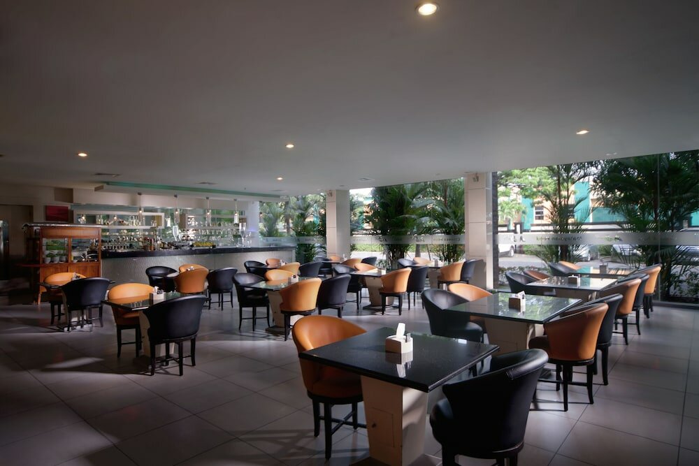 Фото Fm7 Resort Hotel Bandara Jakarta Airport