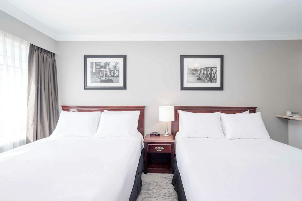 Фото Sandman Hotel & Suites Prince George
