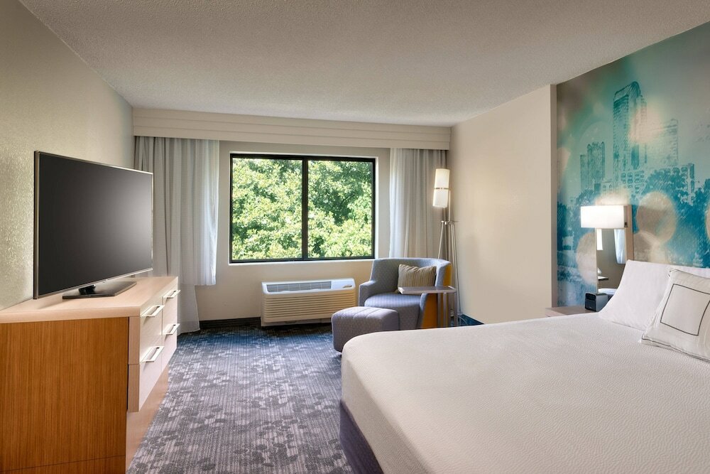 Фото Courtyard by Marriott Charlotte Airport/Billy Graham Parkway
