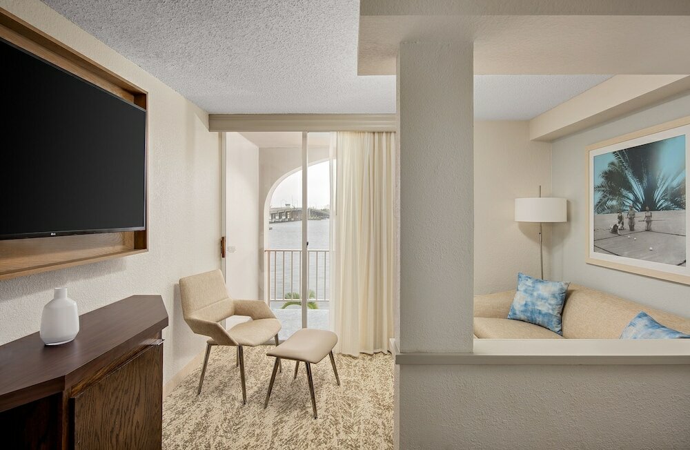 Фото Fairfield Inn And Suites by Marriott Palm Beach