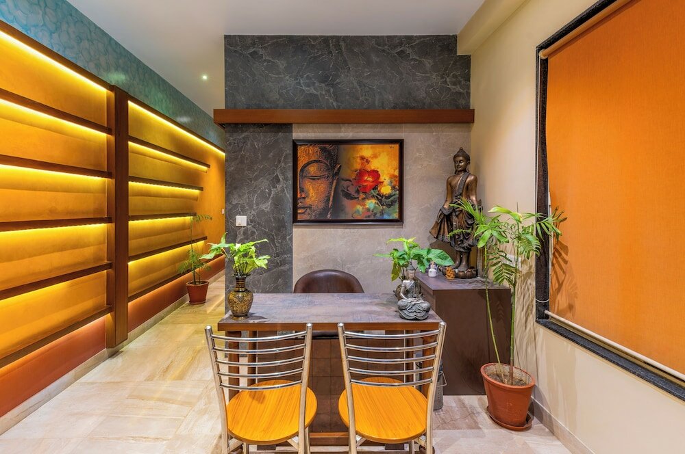 Фото Amantra Comfort Hotel