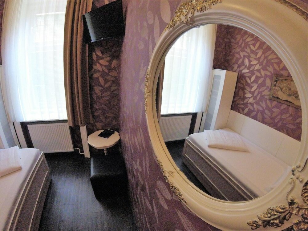 Фото Hotel Goldene Spinne