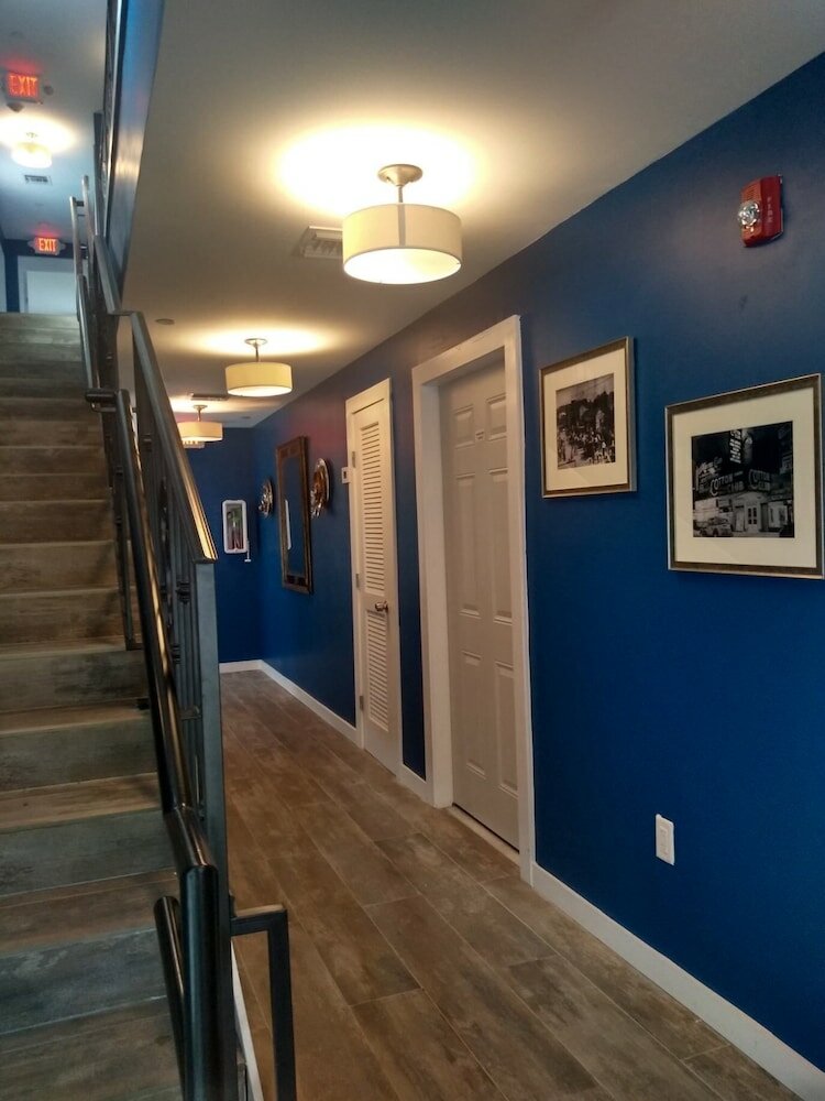 Фото Dunns Josephine Hotel