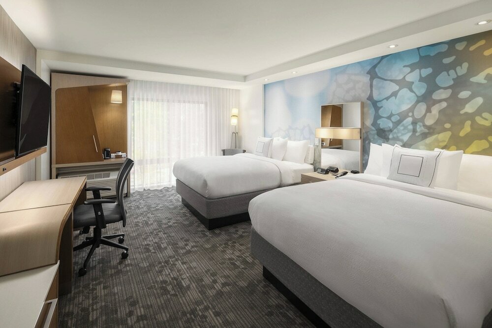 Фото Courtyard by Marriott Seattle Northgate