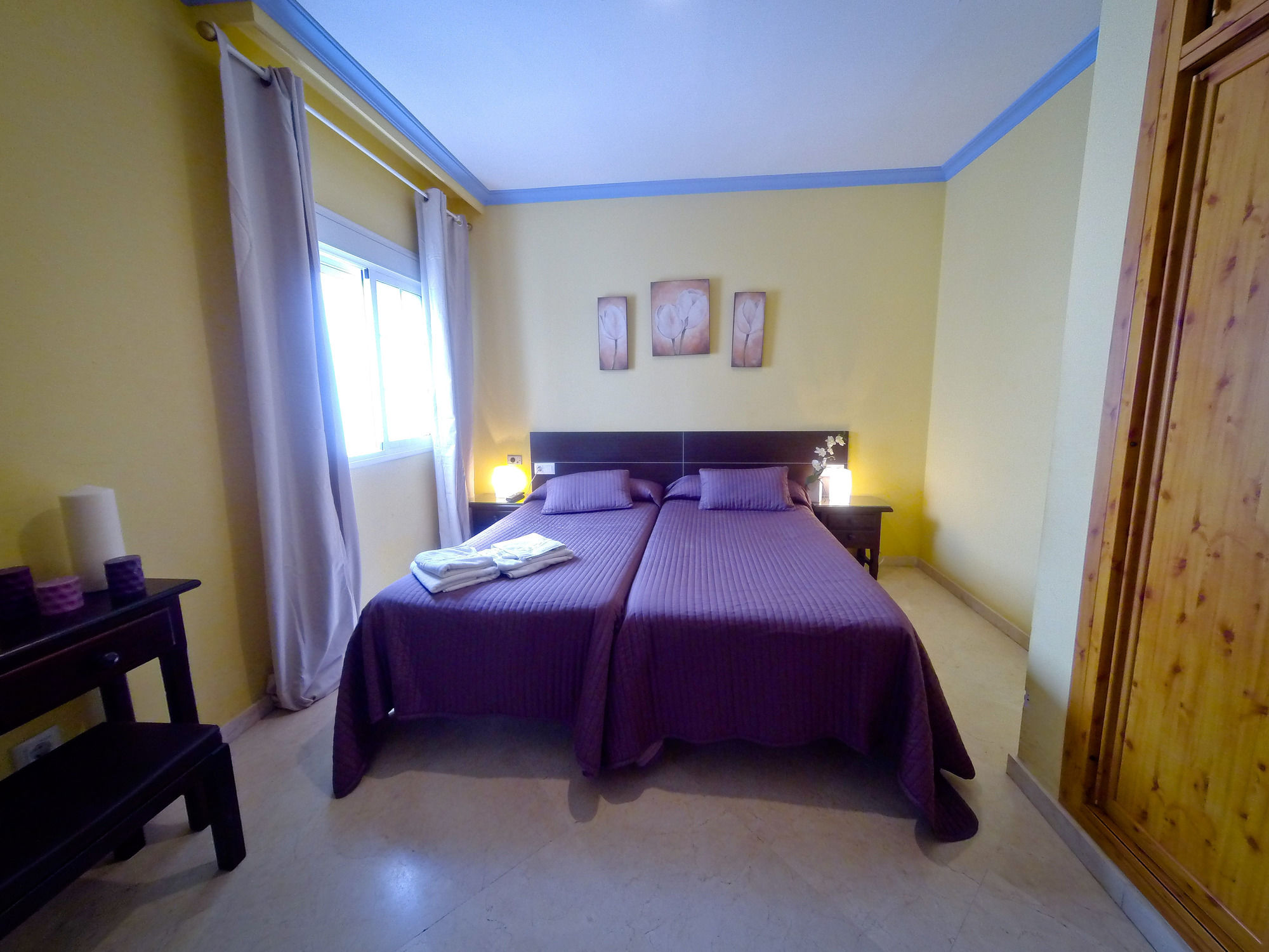Фото Hostal La Muralla