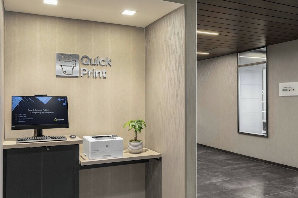 Фото Courtyard by Marriott Seattle Northgate