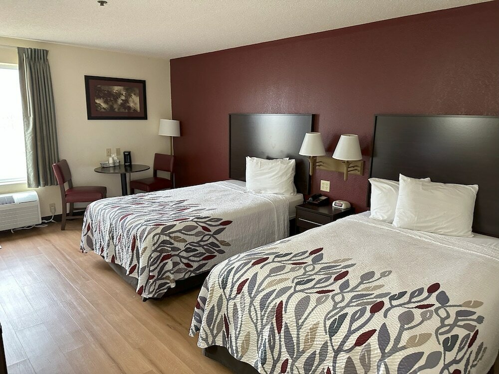 Фото Red Roof Inn Clyde