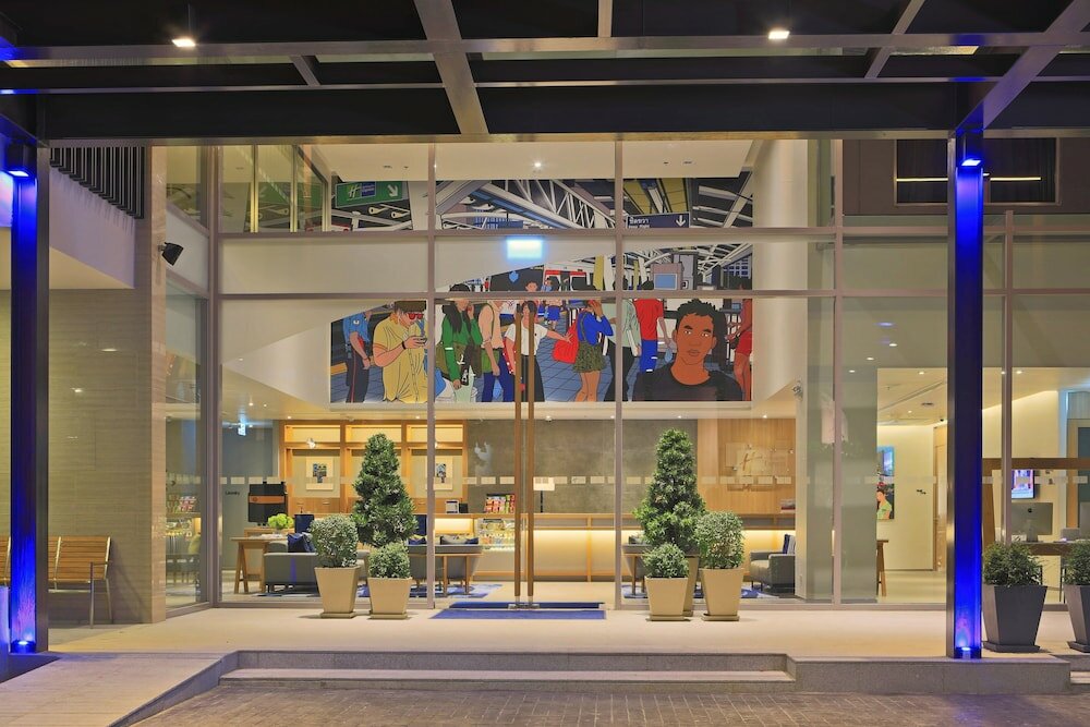 Фото Holiday Inn Express Bangkok Sathorn