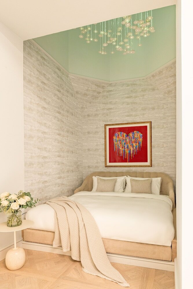 Фото Virgin Hotels Edinburgh