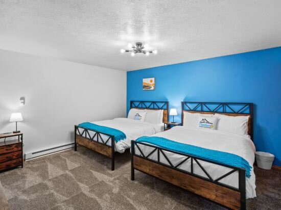 Фото The Yellowstone Hideaway Unit C