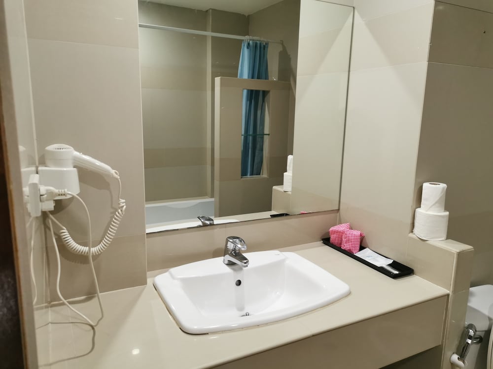 Фото Morakot Hotel Chumphon