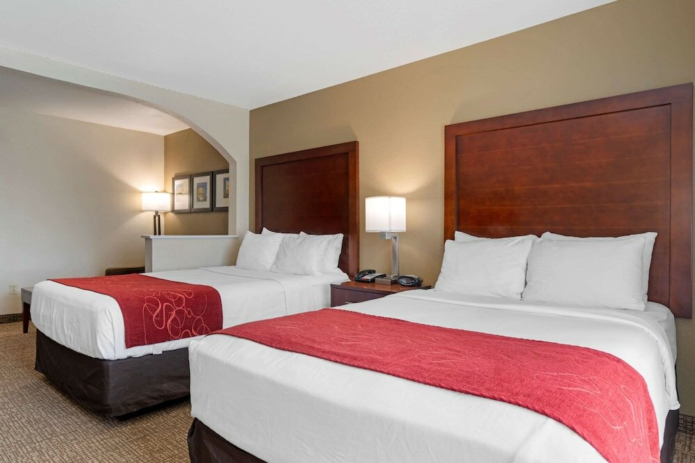 Фото Comfort Suites Downtown Sacramento