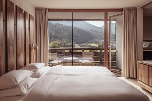 Внешний вид отеля Falkensteiner Hotel & SPA Carinzia в Хермагор-Пресеггере Зе, фото 3