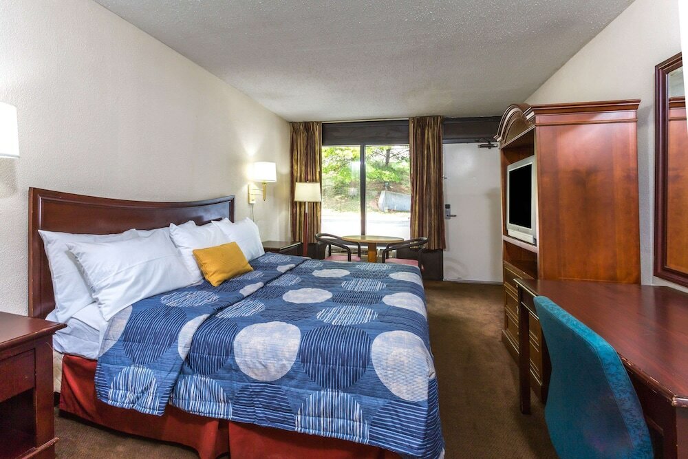 Фото Knights Inn Baltimore