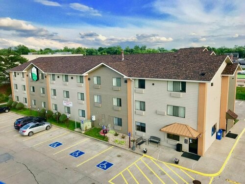 Гостиница Quincy Inn and Suites в Куинси