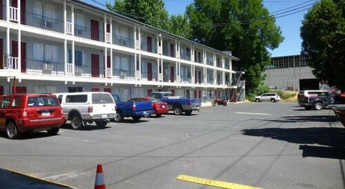 Гостиница Cougar Land Motel в Пуллмане