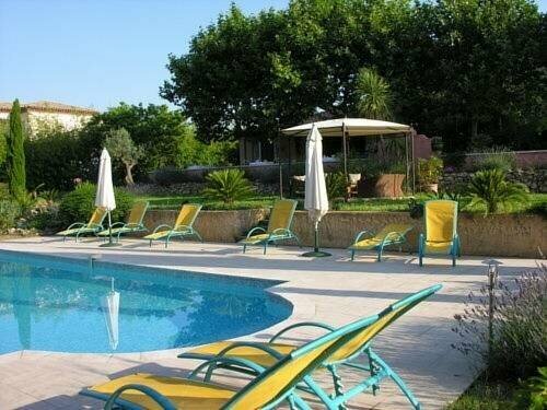 Гостиница Bastide De L’avelan в Гриме