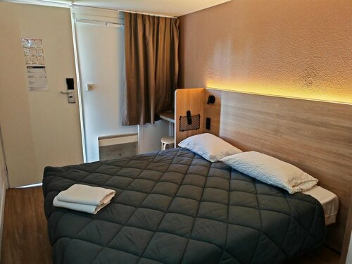 Гостиница Premiere Classe Lille Sud - Douai Cuincy в Дуэ