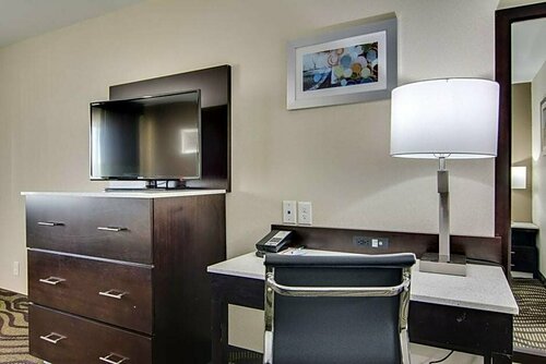 Гостиница Quality Inn & Suites Athens University Area в Атенсе