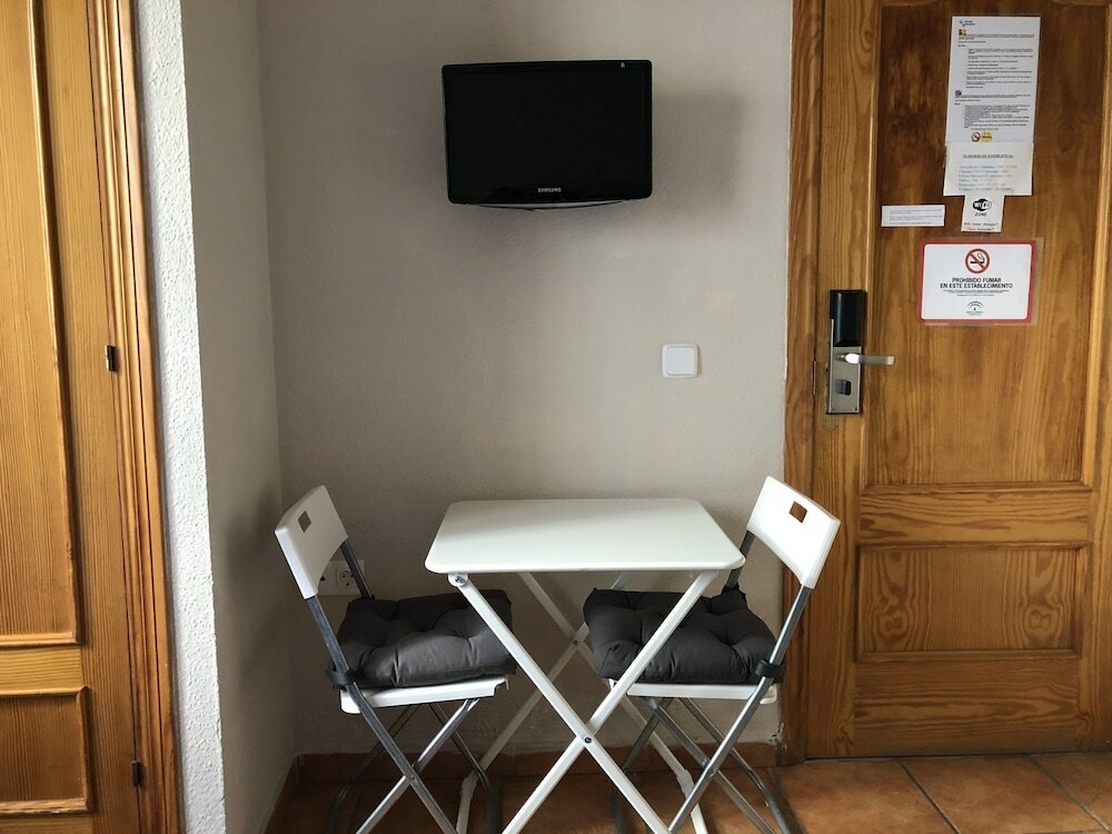 Фото Hostal Moscatel