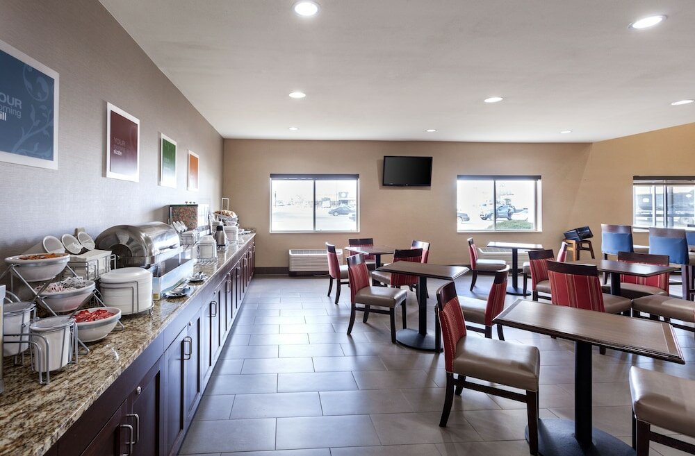 Фото Comfort Suites University