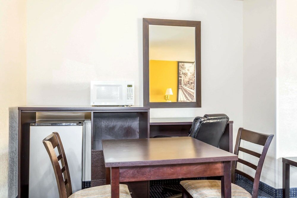 Фото Super 8 by Wyndham Mesa Gilbert
