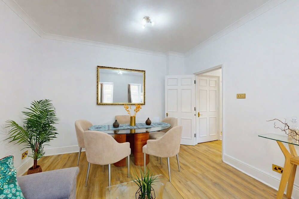 Фото Park Lane Apartments - Clarges St