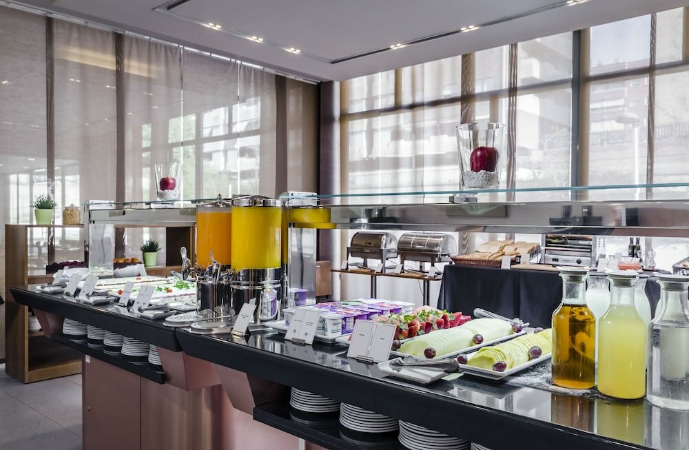 Фото Exe Barcelona Gate