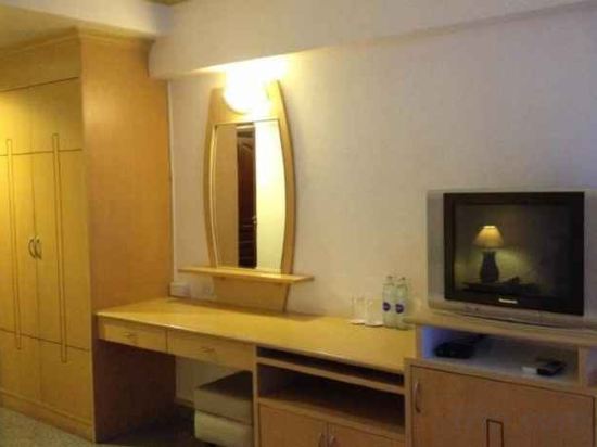 Фото Maneerote Hotel Surin